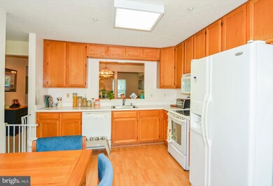 9317 Daly Ct, Laurel, MD 20723 - photo 6