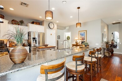 Guests can hang out while you prepare something de