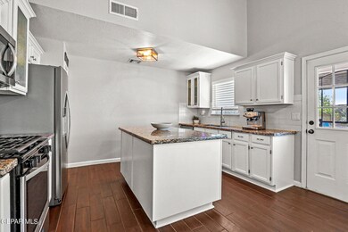 821 Desert Bush Dr, El Paso, TX 79928 - photo 6