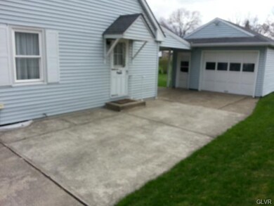 817 Stones Crossing Rd, Easton, PA 18045 - photo 3