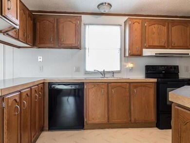 513 W Meadow Ln, Mandan, ND 58554 - photo 6