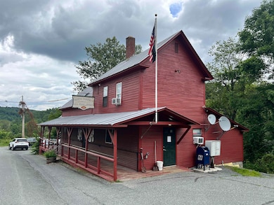 7868 Pomfret Rd, North Pomfret, VT 05053 - photo 2