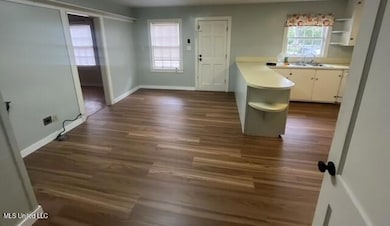 403 S Laurel St, Summit, MS 39666 - photo 3