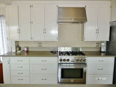 Stainless range & hood