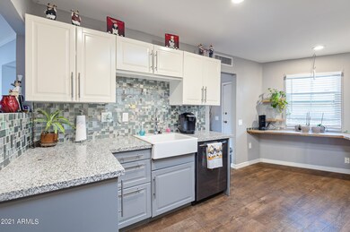 10530 W Palmeras Dr, Sun City, AZ 85373 - photo 3