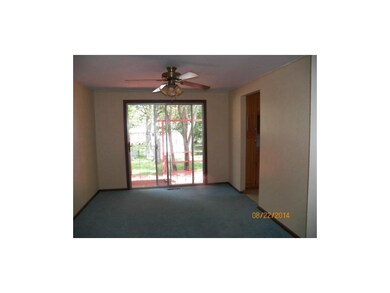 Formal dining, slider out to HUGE  deck