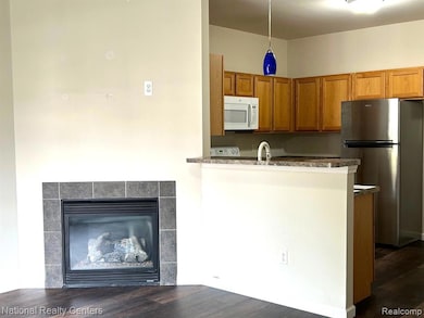 14579 Vauxhall Dr unit 84, Sterling Heights, MI 48313 - photo 6