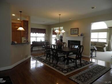 5062 Valley Stream Ln, Macungie, PA 18062 - photo 4
