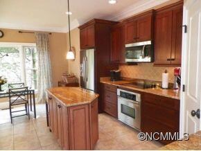 Granite & Tile, Center Island