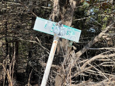 502 3rd St, Shamrock, OK 74030 - photo 2