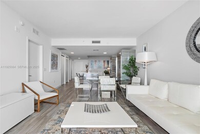 Icon Bay unit 3106, Miami, FL 33137 - photo 4