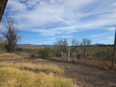 Backs up to US Forest Land