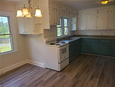 508 Rock Crusher Rd, Asheboro, NC 27203 - photo 3