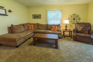 1182 Vinewood Dr, Columbus, OH 43229 - photo 7