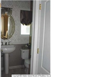 165 Roswell Ave, Staten Island, NY 10314 - photo 6