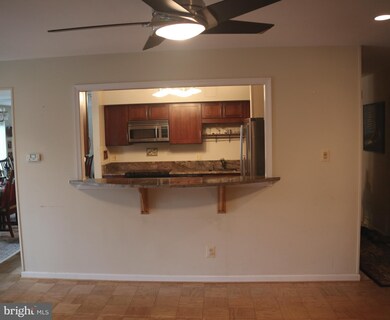 11323 Commonwealth Dr unit 2, Rockville, MD 20852 - photo 4
