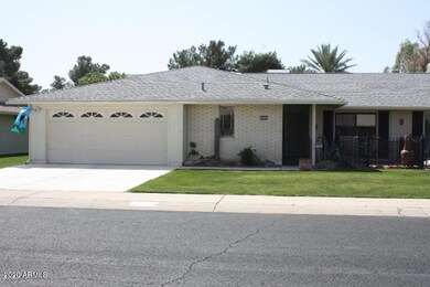 Note extra wide garage