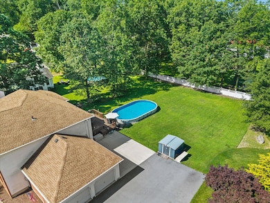 1031 Red Maple Ln, Stroudsburg, PA 18360 - photo 4