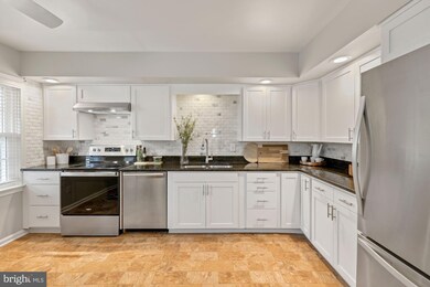 10937 Wickshire Way, Rockville, MD 20852 - photo 7