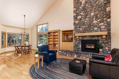 57730 Filbert Ln unit 26, Sunriver, OR 97707 - photo 2