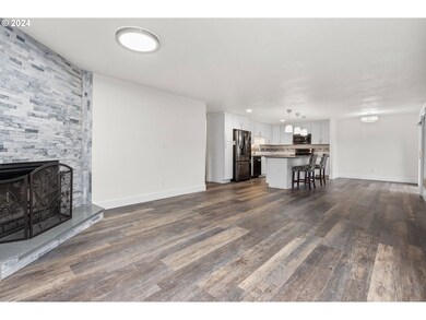 8690 SW Davies Rd unit 2, Beaverton, OR 97008 - photo 7