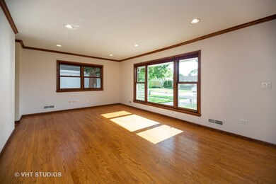 1373 S 6th Ave, Des Plaines, IL 60018 - photo 6