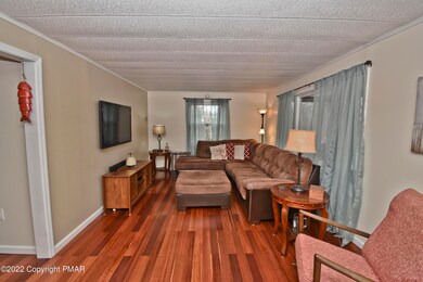 2 Living Room (1)
