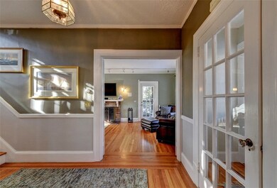 155 Laurel Ave, Providence, RI 02906 - photo 4