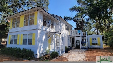 2nd floor deck, cutest shed on the island and scre