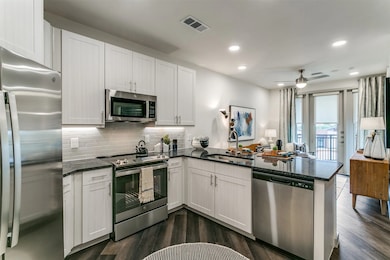 For a limited time, receive 10-weeks free on 1-bedroom homes! Move in by 12/31/25.