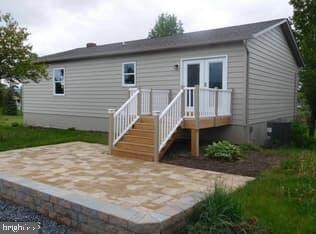 9350 N Frederick Pike, Cross Junction, VA 22625 - photo 2