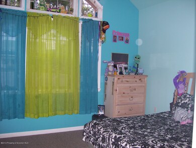 109 Ridgeview Ln, Olyphant, PA 18447 - photo 7