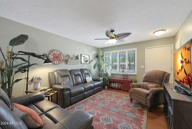 11125 W Desert Butte Dr unit 206, Sun City, AZ 85351 - photo 2