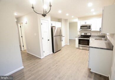 489 Lee St, Strasburg, VA 22657 - photo 6