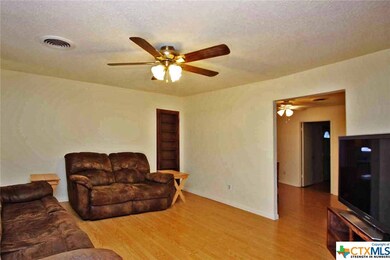 407 E Avenue B, Copperas Cove, TX 76522 - photo 4