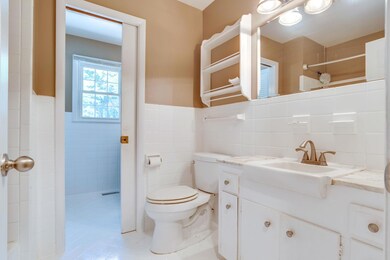 Nice full bath