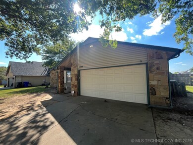1700 S Cypress Ave, Broken Arrow, OK 74012 - photo 2