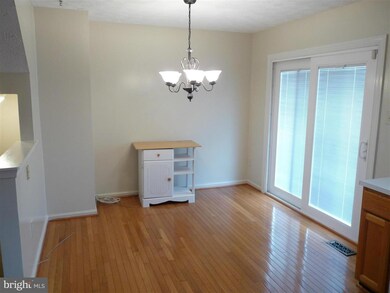 5304 Castlestone Dr, Rosedale, MD 21237 - photo 6