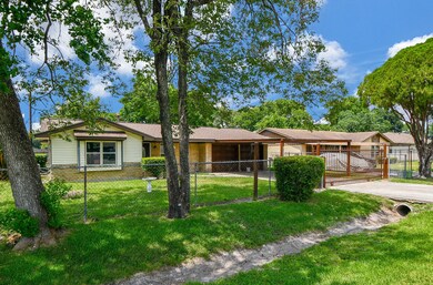 2834 Blue Sky St, Houston, TX 77088 - photo 3