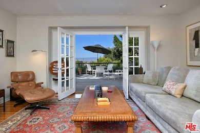 15213 Del Gado Dr, Sherman Oaks, CA 91403 - photo 6