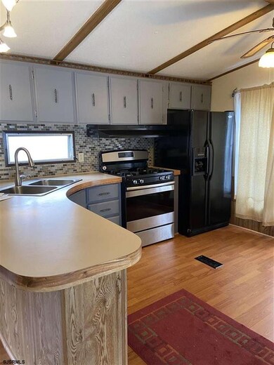 542 Franks Dr, Egg Harbor Township, NJ 08234 - photo 2