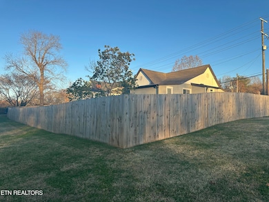929 Maryville Pike, Knoxville, TN 37920 - photo 2