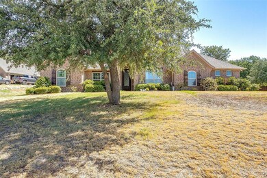 4401 Twin Oak Ct, Granbury, TX 76049 - photo 3