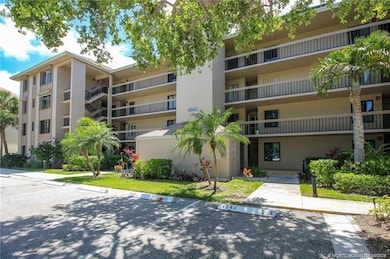 4540 NE Sandpebble Trace unit 302, Stuart, FL 34996 - photo 3