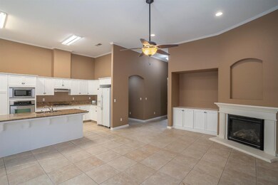 2794 N Dee Ann Ave, Fresno, CA 93727 - photo 2