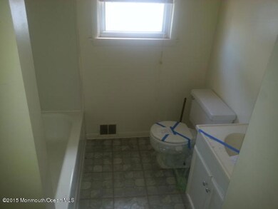 229 W Buck St, Paulsboro, NJ 08066 - photo 5