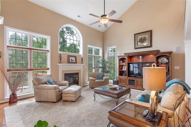 Great family gathering area with beautiful views o