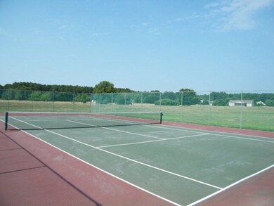 commun. tennis court