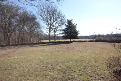 684 Potomska Rd, South Dartmouth, MA 02748 - photo 3