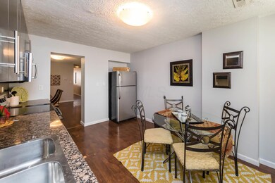 1121 Franklin Ave-16